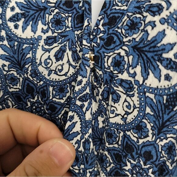 HEARTLOOM Floral Print Romper  - Picture 3 of 10